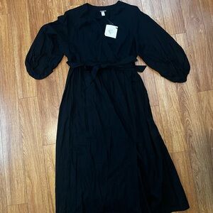 Women's Dress in Black Faux Wrap Balloon Sleeves 1X